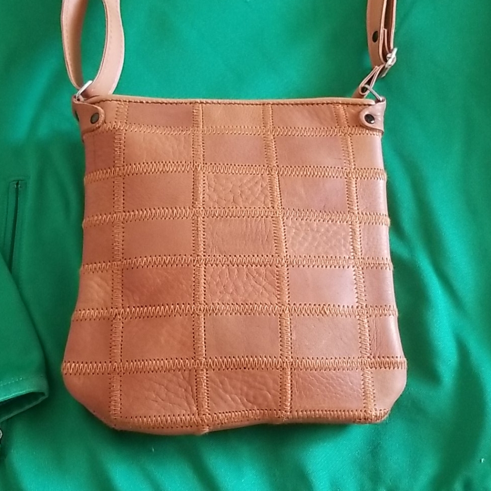 Geuine Leather🌴🌻 - Picture 2 of 8